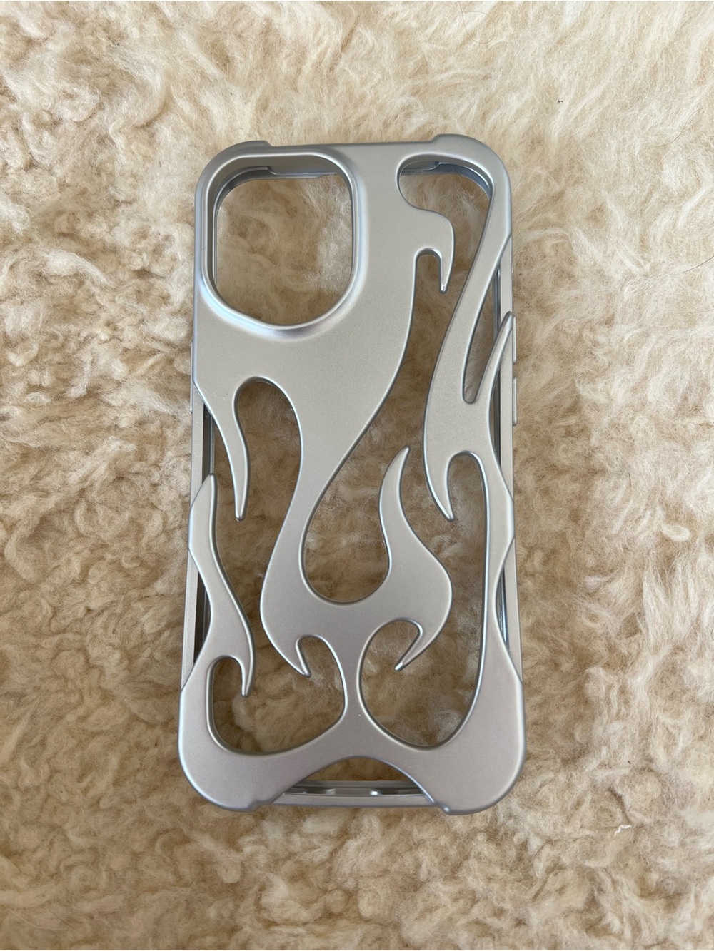 SHEIN Silver Flame Cutout Phone Case